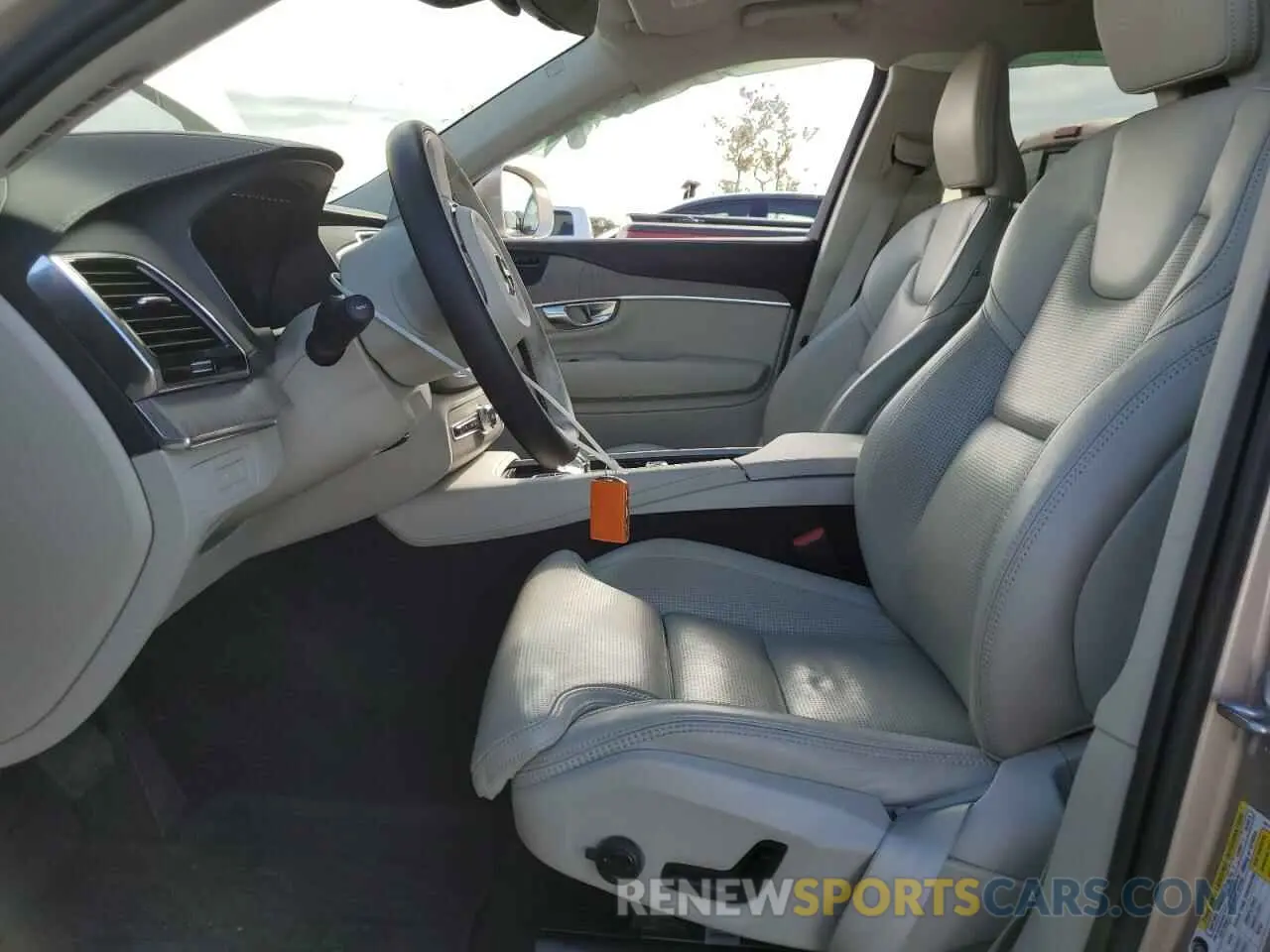 7 fotografías del automóvil dañado YV4H60CA8P1918117 VOLVO XC90 ULTIM 2023