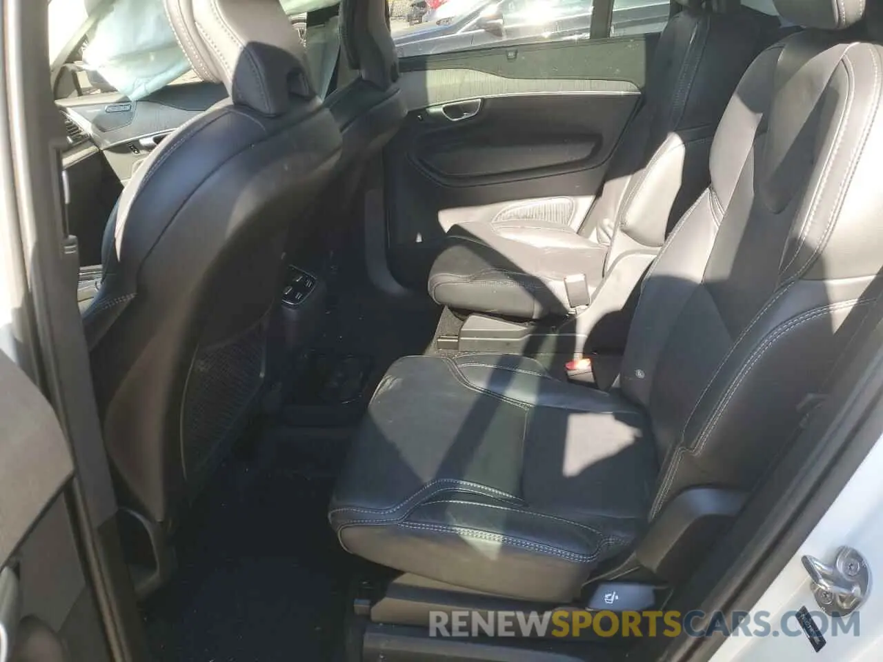 11 fotografías del automóvil dañado YV4062JF8R1178885 VOLVO XC90 ULTIM 2024