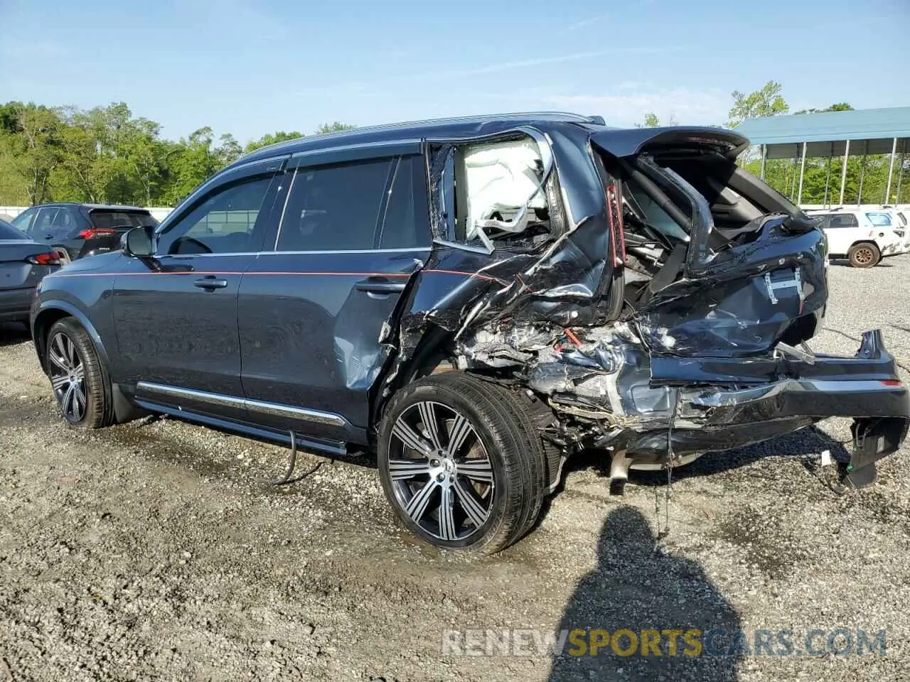 2 fotografías del automóvil dañado YV4062PF7R1241093 VOLVO XC90 ULTIM 2024