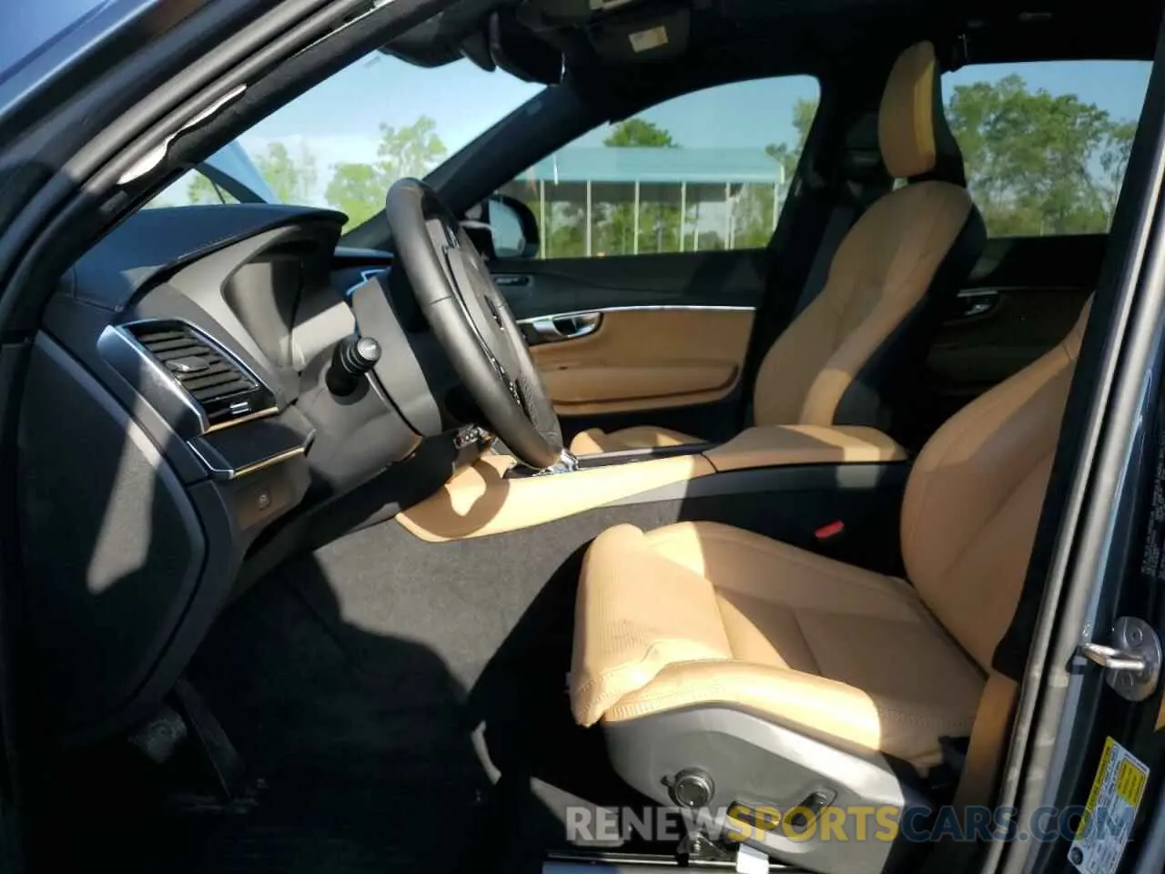 7 fotografías del automóvil dañado YV4062PF7R1241093 VOLVO XC90 ULTIM 2024