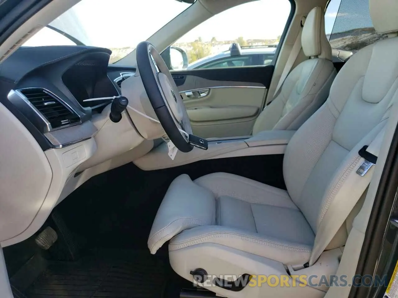 7 fotografías del automóvil dañado YV4062JF6S1291143 VOLVO XC90 ULTRA 2025