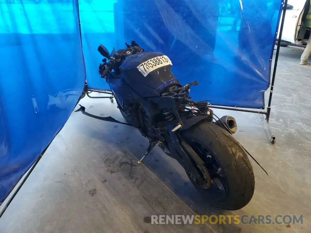 3 fotografías del automóvil dañado JYARN66E2PA003299 YAMAHA YZF1000 2023